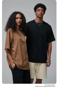 Oversized heavy cotton t-shirt with drop shoulders in brown and black colors