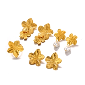 Golden flower earrings and brooch set with pearls in vintage French stainless steel style