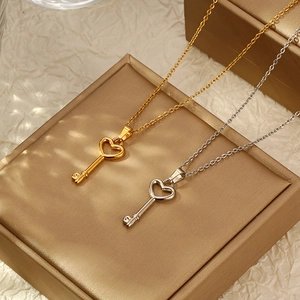 Heart Key Pendant Necklace Stainless Steel 18K Gold Plated Retro Versatile Fashion Jewelry For Women Girls