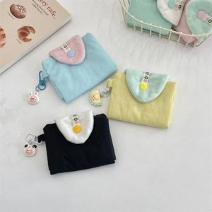 Porte-cartes mignons en tissu coloré avec rabats en peluche et porte-clés
