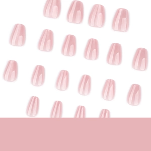 Faux ongles trapèze courts rose œil de chat scintillant avec finition nude brillante