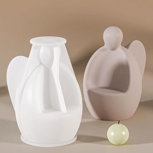 Detaillierter Vergleich zwischen Engel-Silikonform und fertigem Gips-Ornament