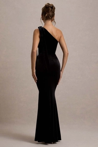 Vue de dos d'une robe de soirée noire en velours à une épaule avec ourlet en queue de poisson
