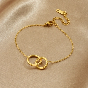 Elegant gold plated double interlocking rings chain bracelet for women everyday wear