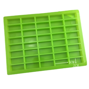Moule en silicone vert à 40 cavités rectangulaires avec dimensions de fente 5 cm x 2 cm