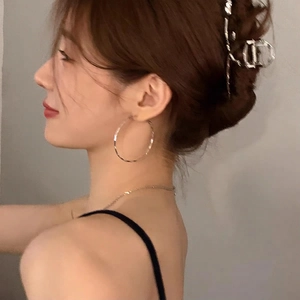 Chic silver hoop earrings with metal hair claw and thin chain necklace set for women