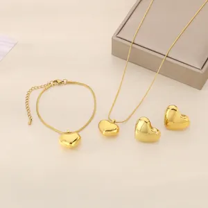 Minimalist Stainless Steel 3D Smooth Heart Jewelry Set For Women Gold Silver Electroplated Snake Chain Necklace Bracelet Heart Stud Earrings Set