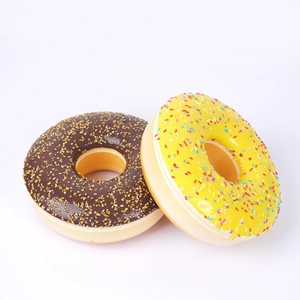 Donut giocattolo 17cm in schiuma PU con zuccherini colorati e granella di noci