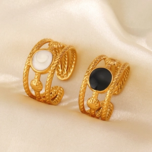 Vintage 18K gold plated stainless steel ring with black enamel and white shell details