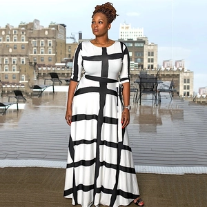 Fashionable long-sleeved black and white plaid maxi dress with belt for women