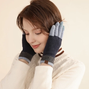 Winter wool touch screen gloves with Nordic gradient pattern and thick knit lining