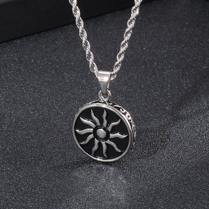 Collier Pendentif Visage Soleil Vintage Acier Inoxydable Bijoux Style Hip Hop Pour Hommes Et Femmes Plaqué Or Argent