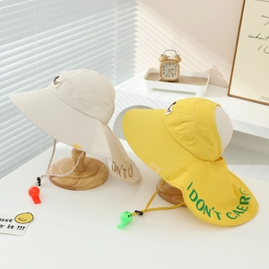 Breathable children's wide brim sun hat with neck flap and cute bear badge in beige