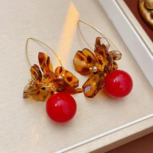 Vintage Flower Drop Earrings With Red Ball Pendant Tortoise Pattern Acrylic Resin Petals Bohemian Style For Women Chic Accessory
