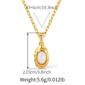 Detailed view of irregular heart shell pendant necklace with size and weight dimensions