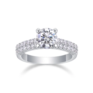 Macro detail of S925 sterling silver ring with 1 carat round brilliant lab diamond