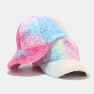 Cappellino da baseball in ecopelliccia sfumata arcobaleno per donna, morbido e caldo