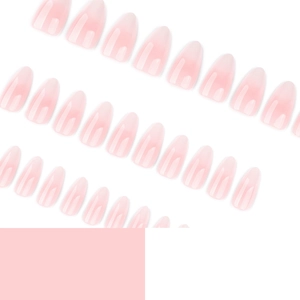Französische Mandel-Nägel mit sanftem rosa Farbverlauf auf weißem Hintergrund