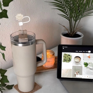Floral silicone straw cover for 10mm tumbler straws in pearl white flower design