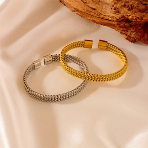 Minimalist woven mesh stainless steel open bangles in gold and silver finish