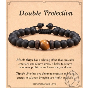 Bracelet de protection en œil de tigre et onyx noir tressé à la main sur carte