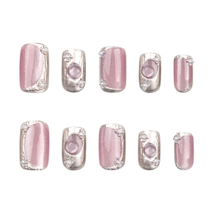 Rosa Katzenaugen-Kunstnägel Set mit Silberrand, feinen Perlen und Kristallen