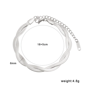 Close-up of a 6mm silver blade chain bracelet with 18+5cm length and lobster clasp