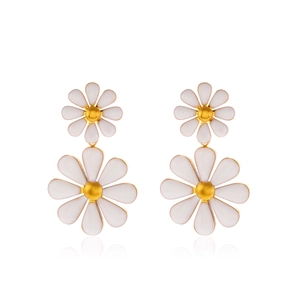 Double-layered daisy drop earrings in gold-plated stainless steel with white enamel petals