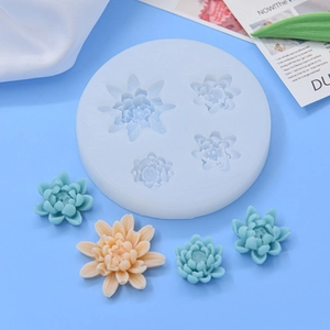 4-cavity floral silicone mold for DIY cake baking featuring detailed flower patterns