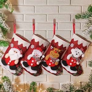 Lot de 4 chaussettes de Noël en lin avec figurines 3D Père Noël et bonhomme de neige décoratifs