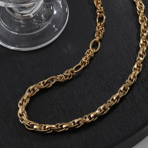 Parure collier et bracelet à grosses mailles dorées avec fermoir à bascule OT