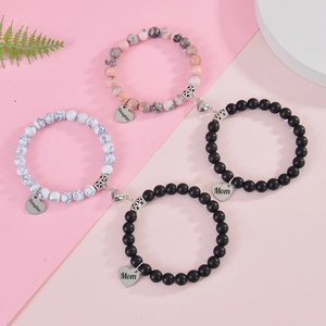 Magnetische Mutter-Tochter Armbänder mit Natursteinperlen und Herz-Gravur für Damen