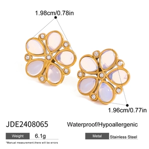 Waterproof gold stainless steel flower stud earrings with white petals and zircons