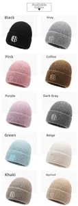 Détails de 10 coloris de bonnets en maille avec logo HB brodé et texture côtelée fine