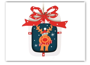Détail d'une suspension de Noël en bois avec illustration de renne et nœud à pois rouges