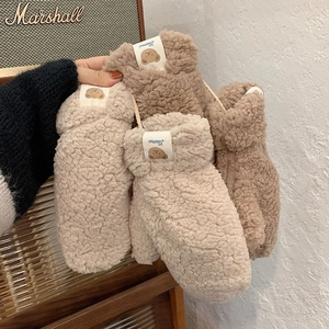 Plüschige Lammwolle-Radhandschuhe für Damen mit süßem Bären-Patch und Umhängeband