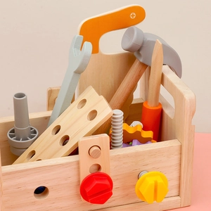 Boîte à outils éducative en bois pour enfants avec marteau scie et vis colorées