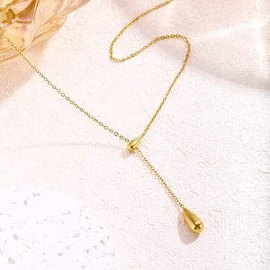 Collier minimaliste en acier inoxydable plaqué or 18k avec pendentif goutte d'eau