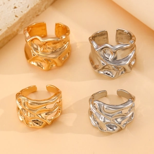 Ensemble de bagues ajustables texture lave irrégulière en finitions or et argent