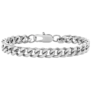 Détail d'un bracelet gourmette argenté avec fermoir mousqueton sur fond blanc éclatant