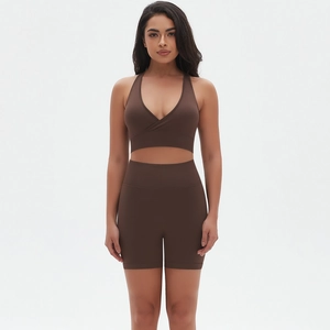 Set sportivo marrone scuro con reggiseno e pantaloncini a vita alta senza cuciture