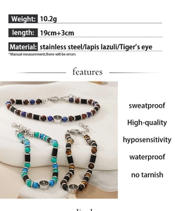 Vue détaillée des bracelets en perles d'oeil de tigre et lapis-lazuli avec ancres en acier