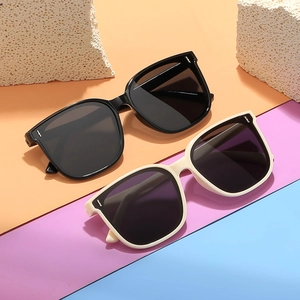 Lunettes De Soleil Pour Enfants Grand Cadre Carré Plastique Lentille En Résine Protection UV Mode Rétro Pour Garçons Filles