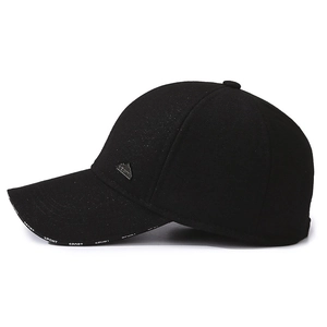 Berretto da baseball invernale da uomo con paraorecchie, fodera in pile nero sport
