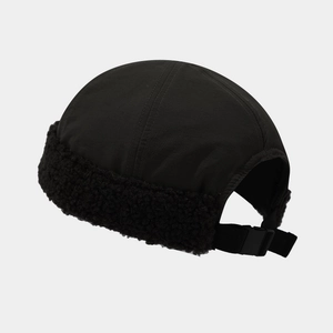 Berretto docker vintage nero con bordo in sherpa e cinturino regolabile invernale