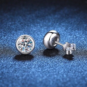 Classic 925 Sterling Silver Moissanite Stud Earrings For Women Round Cut Sparkly Jewelry For Wedding Party Engagement Gift