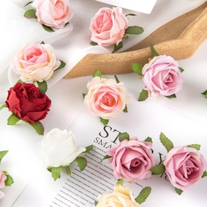 Cabezas de rosas de seda artificiales en rosa, rojo y blanco para proyectos de bricolaje