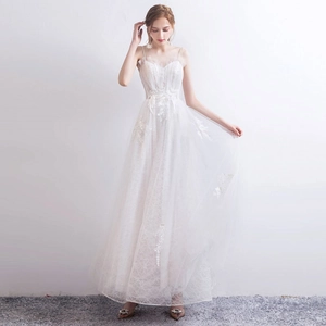 Robe De Mariée À Bretelles Spaghetti Col En V Dentelle Broderie Florale Tulle Ligne A Longueur Sol Blanc Sans Manches