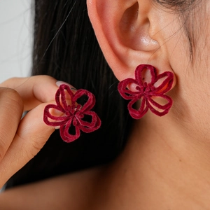 Boucles D'Oreilles Puces Fleurs Évidées Avec Tige En Argent Flocage Velours Laque Floral Rétro Bijoux Femmes