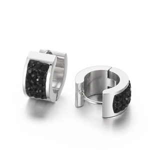 Boucles d'oreilles huggies en acier inoxydable avec trois rangées de zircons noirs